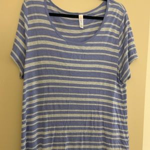 Lularoe classic tee
